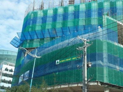 Lưới xây dựng đóng vai trò quan trọng trong việc che nắng, bảo vệ cả công trình