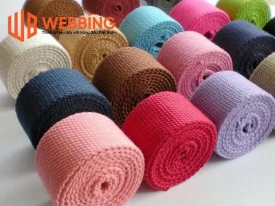 nâng thùng hóa chất bằng dây đai polyester