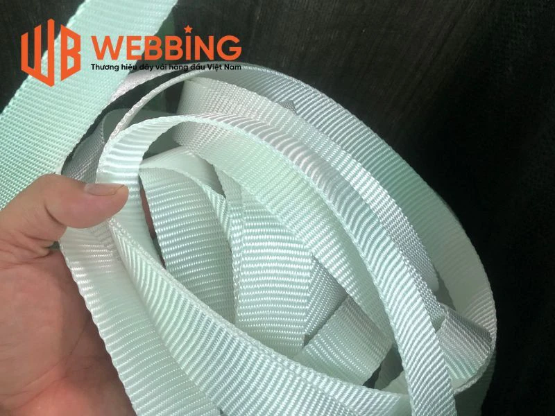 dùng dây đai polyester sai tải trọng dùng dây đai polyester sai tải trọng