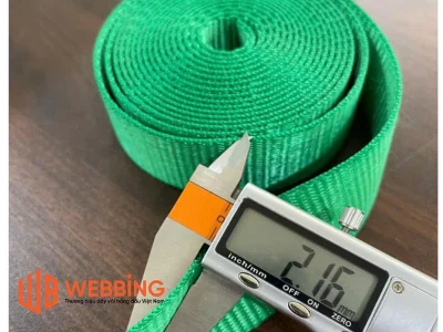 Buộc nút trên dây đai polyester